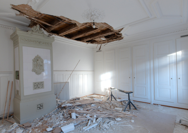 Schaden an der Stuckdecke