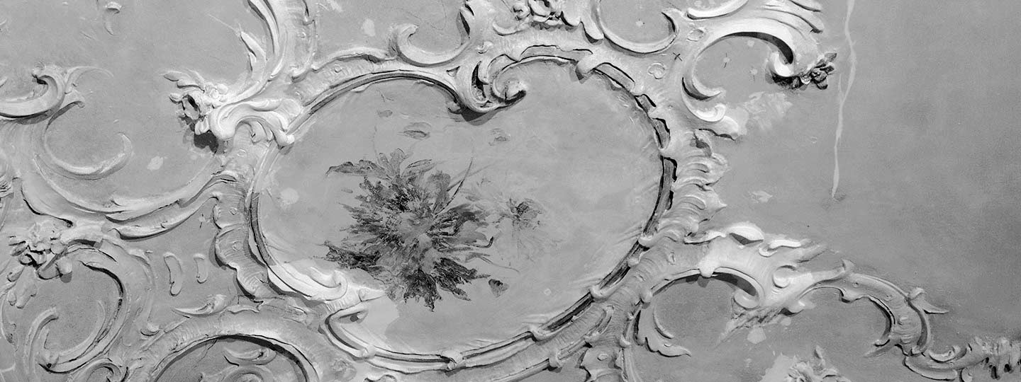 Neo Rokoko Decke mit Stuckaturen Restauriert